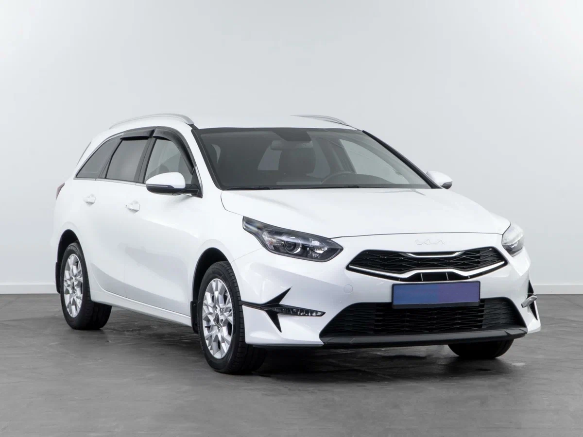 KIA Ceed SW в наличии по цене от 1 899 000 рублей